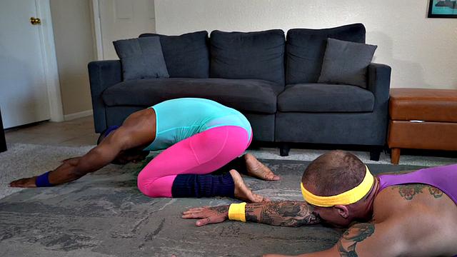 Black yoga stud rimmed and barebacked by athletic BF
