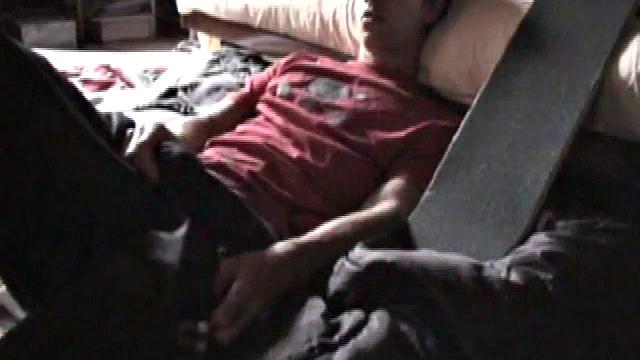Jayden Parks his skateboard and lies down in front of the camera to begin his jerk off. Getting to his favorite spot, he begins rubbing himself, before releasing his hard dick.