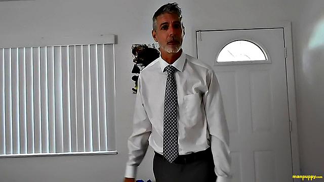 The Puzzling Case of the Shrinking Pervert - Richard Lennox