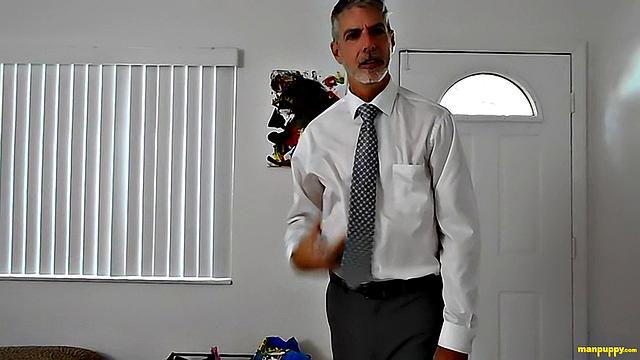 The Puzzling Case of the Shrinking Pervert - Richard Lennox