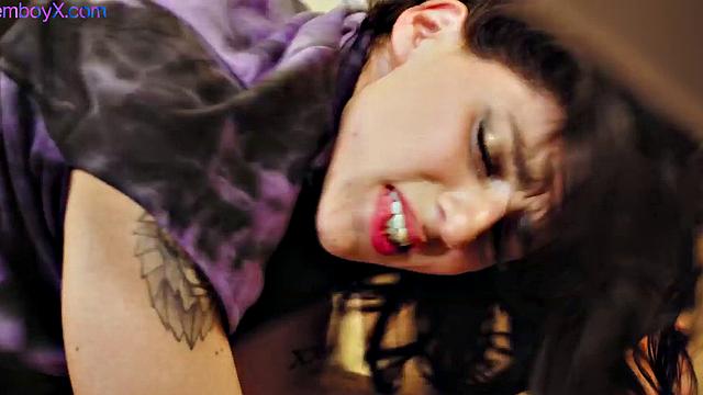 Gym femboy bending and getting ravaged