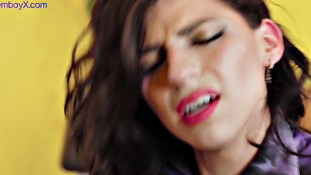 Gym femboy bending and getting ravaged