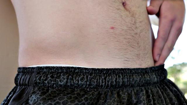 Hunky gym amateur stroking shaft during solo