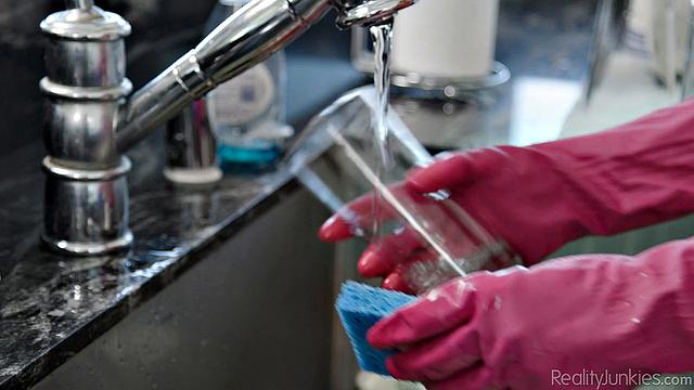 Free Use Families 2 - Scene 4 - Show Love