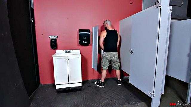 Mason Gets Enticed At The Urinals - Jake Morgan &amp;amp; Mason Lear