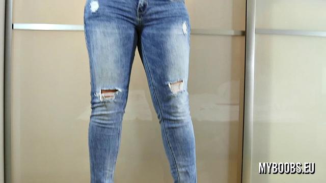 Erin Star In Sexy Jeans And Shirt