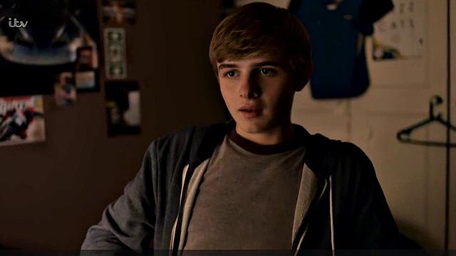 Anna Friel Striptease