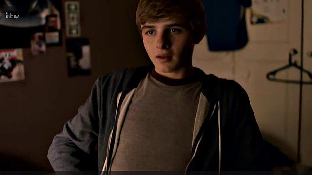 Anna Friel Striptease