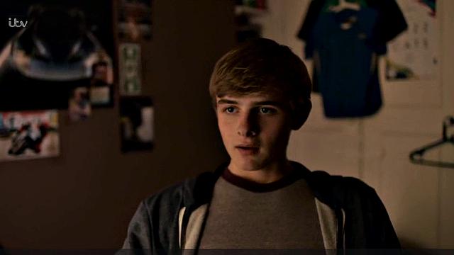 Anna Friel Striptease