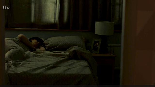 Anna Friel Striptease