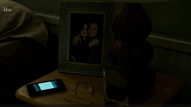 Anna Friel Striptease