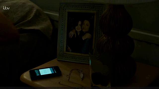 Anna Friel Striptease