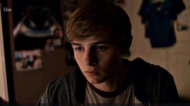 Anna Friel Striptease