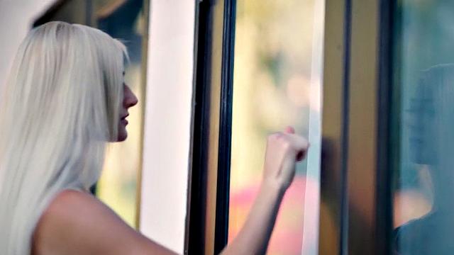 21yo petite babe loves riding dick while kissing outdoors