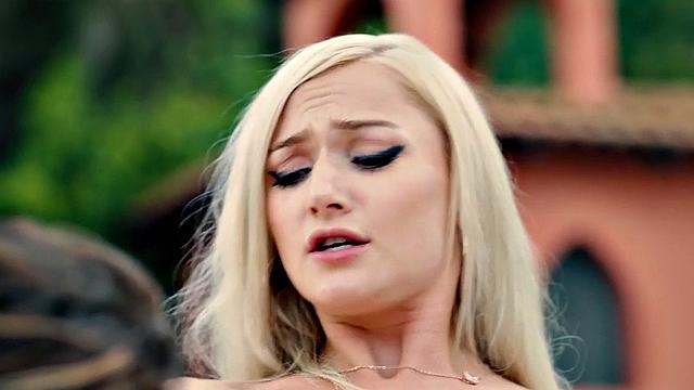 21yo petite babe loves riding dick while kissing outdoors