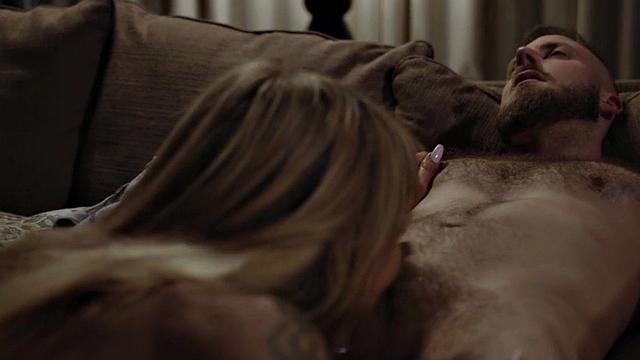 Busty bigboobs tranny barebacks her deepthroating BF