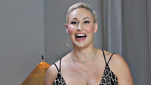 An Interview With All-Natural Redhead Hottie Scarlett Mae