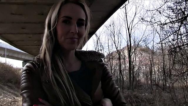 A hot babe cheat and swallow a cumshot in POV action