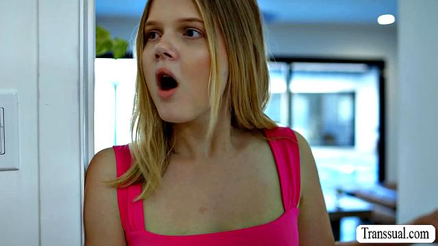 Stepmom fucks the big cock of delivery man