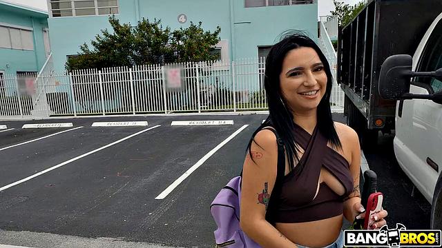 Penis Icing On Pussy