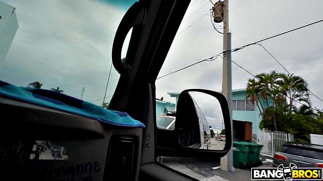 Penis Icing On Pussy