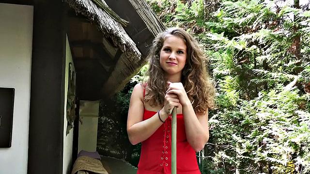 Blonde village babe with freckles gets nailed hard outdoors