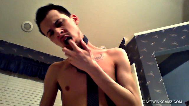 Skinny Amateur Landon Beats His Meat