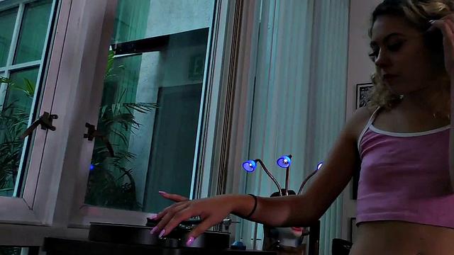 POV smalltits teen with pierced tummy sucks and rides