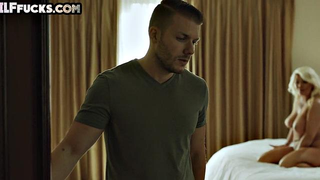 Tattooed granny penetrated in wet pussy hole