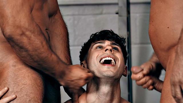 Eager stud 3some fucked by jocks in gym for facial