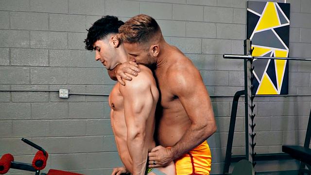 Eager stud 3some fucked by jocks in gym for facial