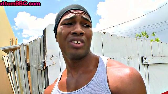 Black thug picked up and banged outdoors by white jock