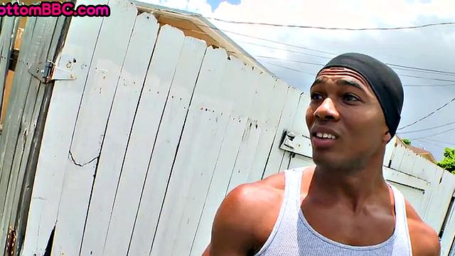 Black thug picked up and banged outdoors by white jock