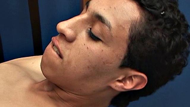 Вильмер жарко трахается с Вильямом по-гейски без резины, страсть зашкаливает!