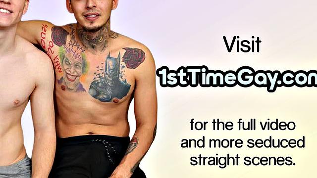 Amateur stud's first-time gay facial after deepthroat