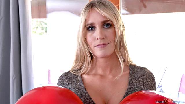 Stepmom's Day Toy - S2:E2