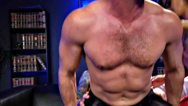 Bisexual group pantyhosed suck and fuck with babe