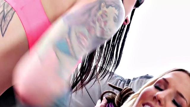 Inked transdom ravages busty bimbo
