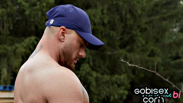 Outdoor bisexual threeway with bae