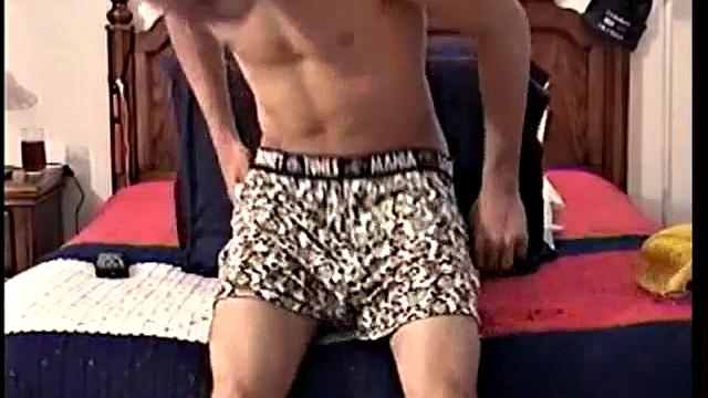 латинский пако не сдерживается и кончает по полной