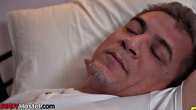 Amateur hostel spreading sweet cunt