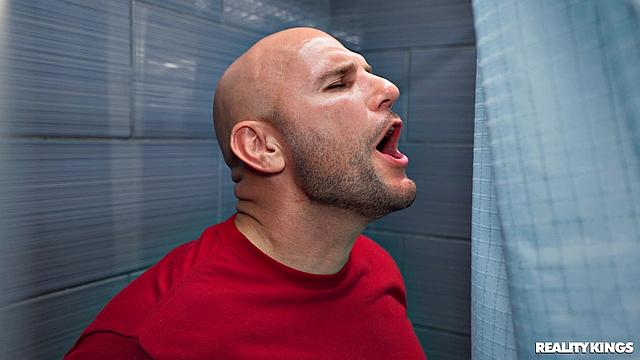 Roommates Learn Share