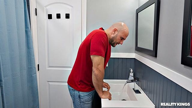 Roommates Learn Share