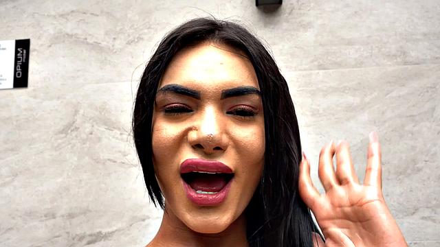 Oiled bigass TS babe at pool