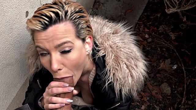 Russian MILF with perfect body gets fucked and cash for her services