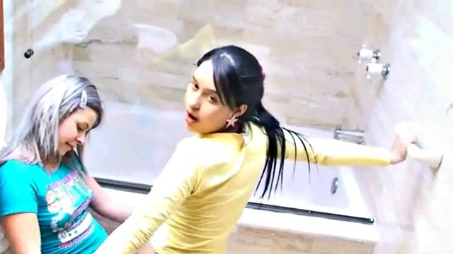 Sammy 18 Kissing Lesbian Orgasm