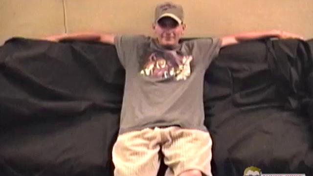 джуниор дрочит для тёти - стеснение отпущено на волю