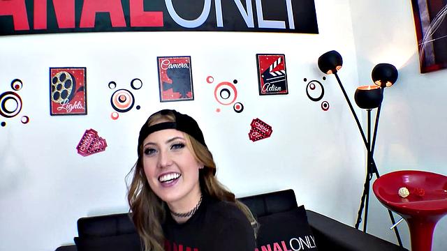 Electra не выдерживает жесткого анального натиска