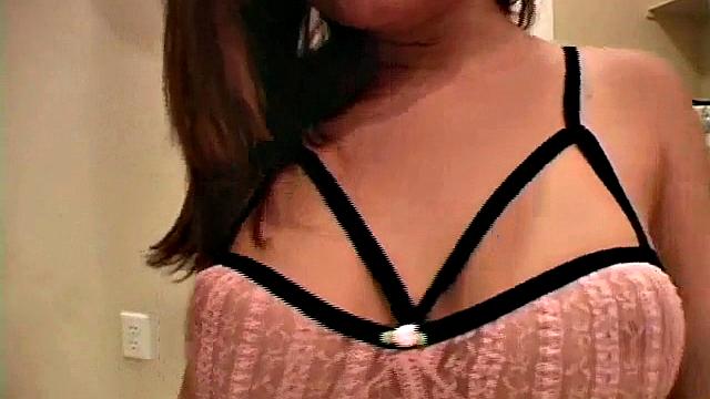 Милая брюнетка Кэти медленно стягивает трусики и трогает свою киску перед камерой