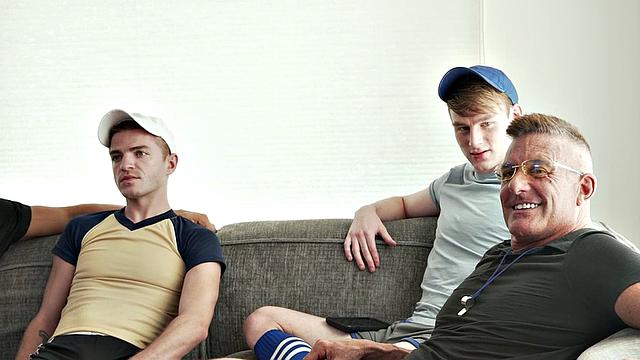 Passive DILF topped by two jocks